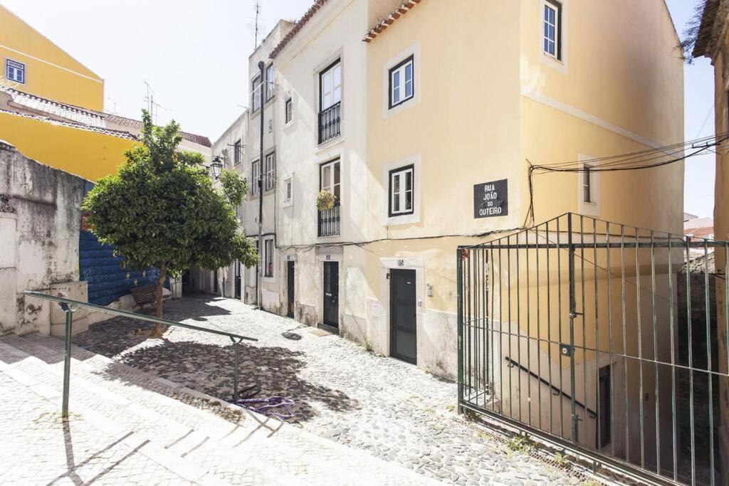 Mouraria 2 - View From French Balcony & Smart Check-in Lejlighed Lisboa